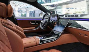 Mercedes-Benz S-class 2022 ممتلئ